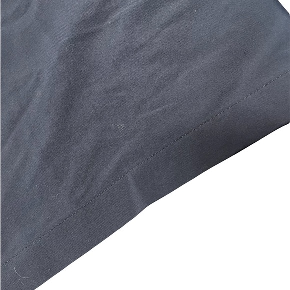 Under Armour mens shorts. B2 - Picture 9 of 11